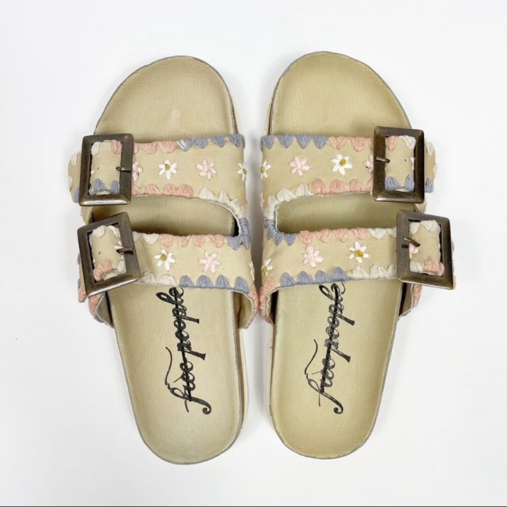 FREE PEOPLE Wildflowers Footbed Embroidered Floral Leather Slide Buckle Sandal - Picture 5 of 8